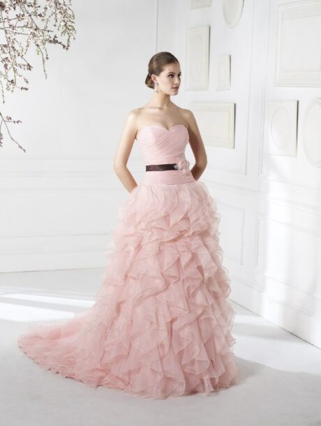 abito sposa moderno colore rosa