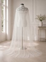 Mantella da sposa in tulle e pizzo floreale avorio GW-VL010