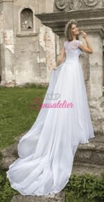 Catania-abiti da Sposa Economici online italia vendita negozio italiano online sartoria italiana abiti da sposa su misura sposa collezione 2016 primavera estate nuove tendenze scollo a cuore con giro maniche in pizzo gonna vaporosa con strascico e cintura sulla vita