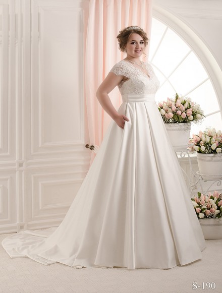 Karina abiti da sposa XXL su misura