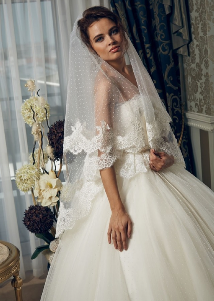 Veli da Sposa economico online con pizzo monostrato