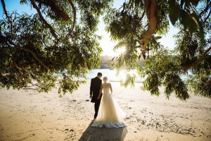 Beach-wedding-photo-Sydney-550x367