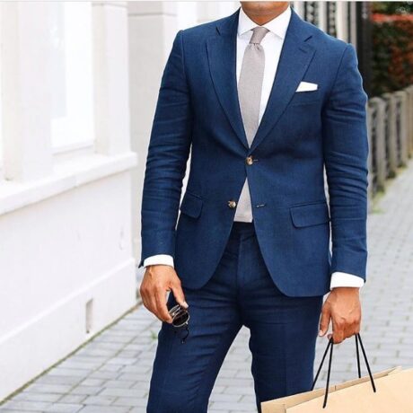 abbinamento giacca con cravatta grigio