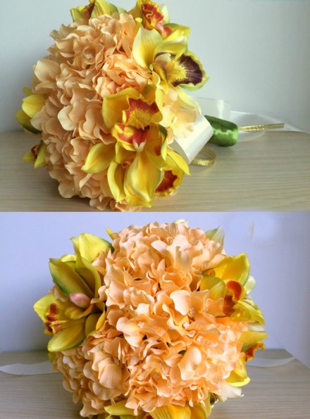 bouquet sposa con fiori color pesca arancio e orchidee