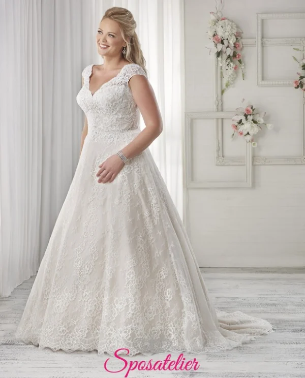 Abito da sposa colorato taglie forti in pizzo con scollatura a cuore