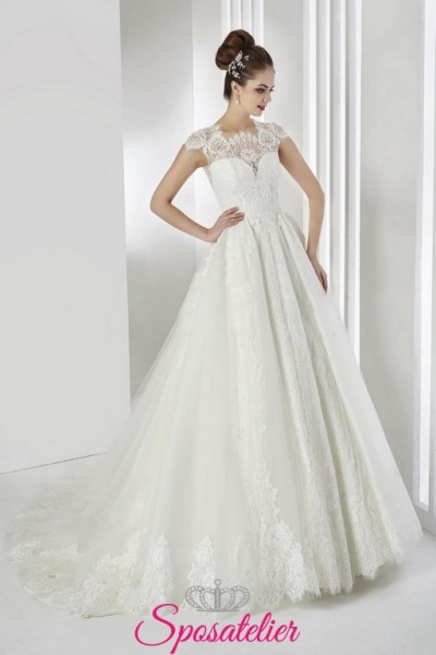 vestito da sposa bellissimo con strascico lungo su misura realizzati in Italia