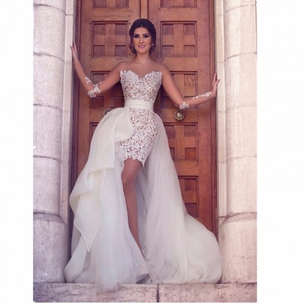 Abiti da sposa con tubino aderente e gonna staccabile