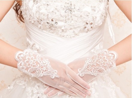 guanti sposa online economici ricamati in pizzo