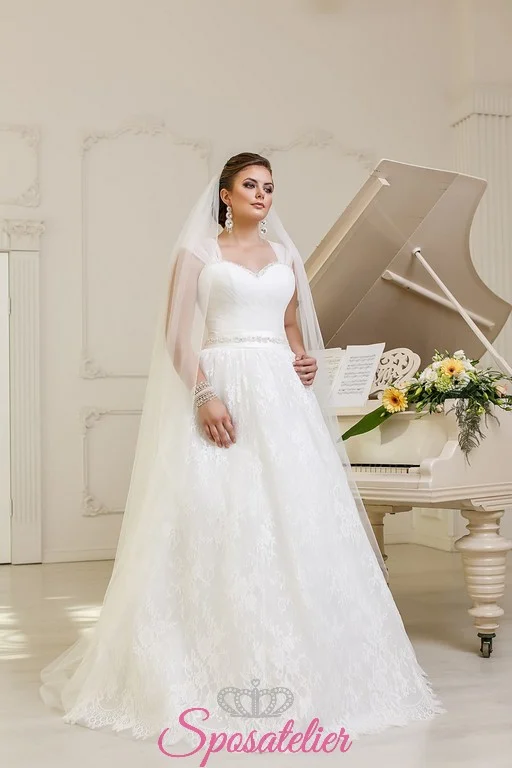 Mabel abito da sposa curvy con spalline e scollo a cuore vista frontale