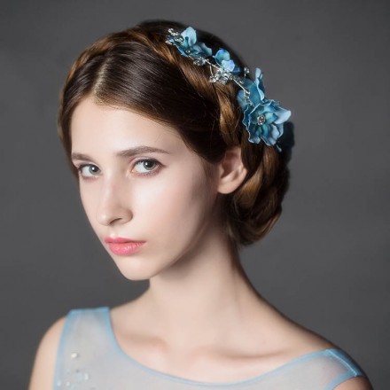 Coroncina con Fiori blu  damigella per acconciatura capelli online sito italiano