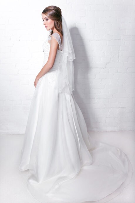 Abito sartoriale sposa semplice