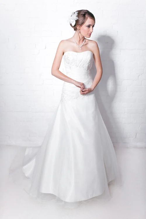 Abito sposa chiusura con i lacci