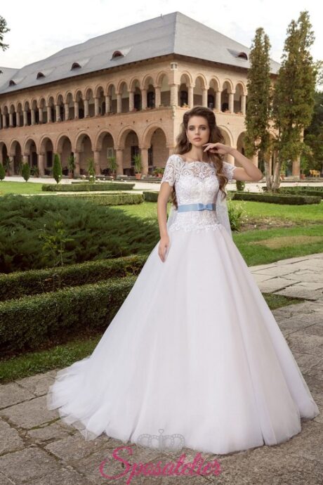 abito da sposa con cintura colorata