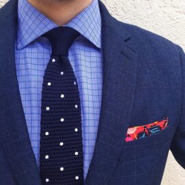 cravatta tricot a pois colore blu