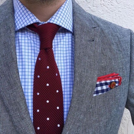 cravatta tricot a pois colore bordeaux