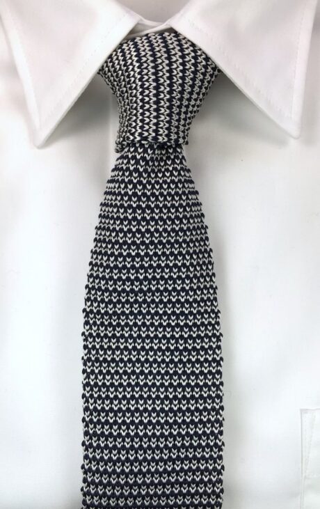 cravatta modello a calzino
