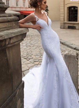 abiti da sposa a sirena in pizzo scollato con strascico lungo 2019