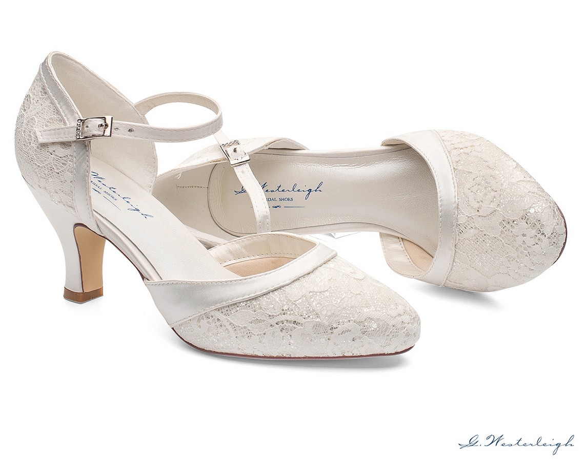 scarpe da sposa comode online con ricamo di pizzoSposatelier