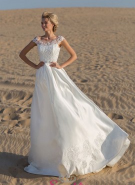 abito da sposa matrimonio in spiaggia tendenze collezione 2019