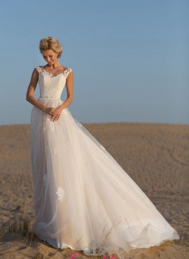 abito da sposa matrimonio in spiaggia  morbido di tendenza collezione 2019
