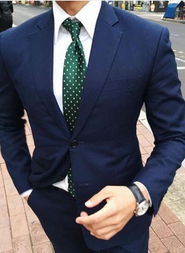 cravatta elegante verde a pois