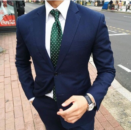 cravatta elegante verde a pois