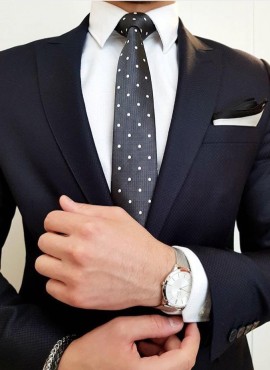 cravatta elegante grigia a pois