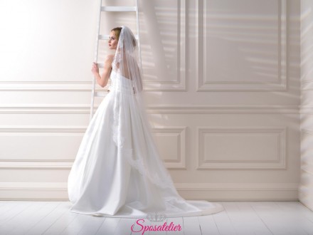 velo sposa on line lungo con ricami in pizzo nuova collezione