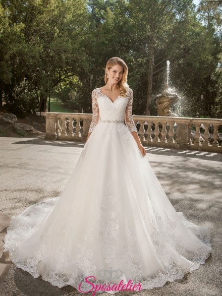 abiti da sposa con spalle coperte Gonna ampia e corpetto a cuore