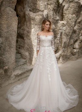 abiti da sposa con gonna a line e corpetto con maniche di pizzo