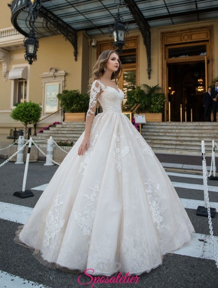 Giaele – abiti da sposa particolari con gonna e corpetto con inserti di pizzo