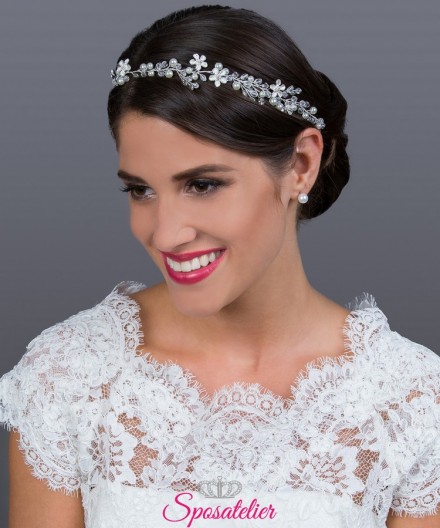 acconciatura capelli  sposa 2019  in argento con strass