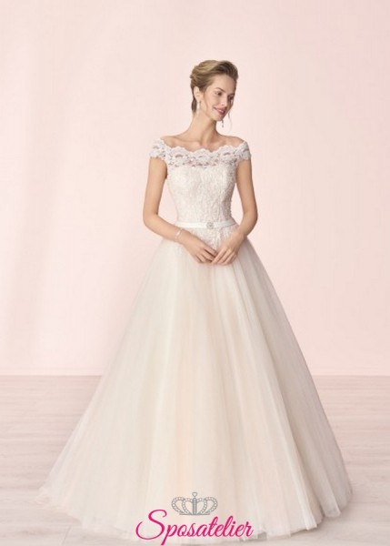 vestito da sposa economico online con scollo a barchetta e ricami in pizzo nuova collezione