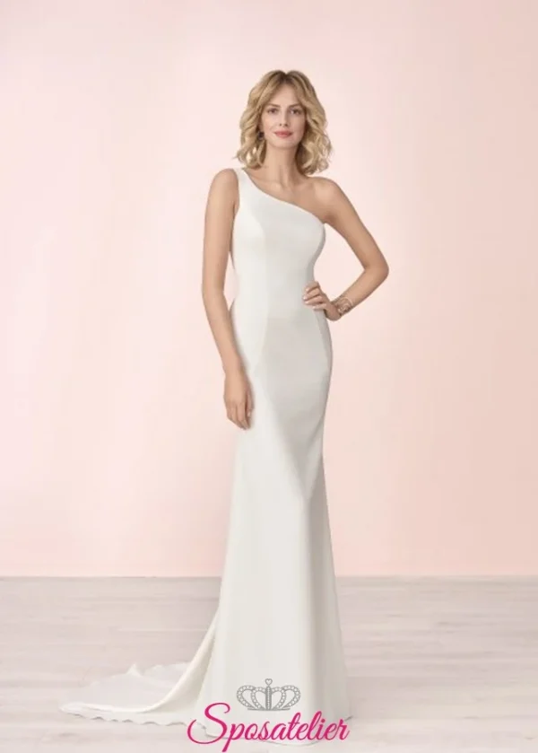 abito da sposa monospalla per rito civile
