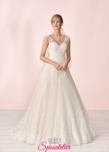 Ruzika- abiti da sposa online con ricami in pizzo