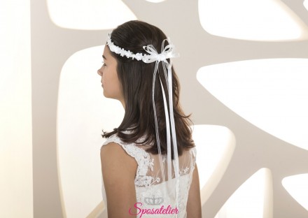 Coroncina bambina acconciatura capelli damigella