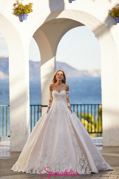 Calliope – abito da sposa modello a principessa con maniche in pizzo