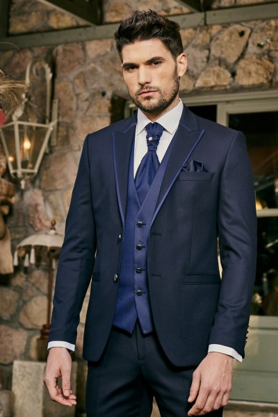 Abito da sposo blu scuro completo giacca cravatta panciotto pantalone elegante