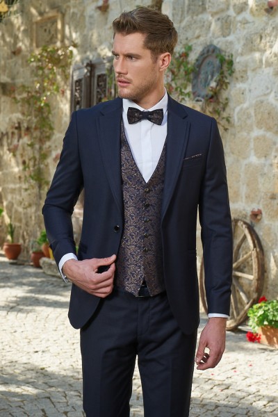 Abito da sposo e cerimonia con gilet particolare damascato