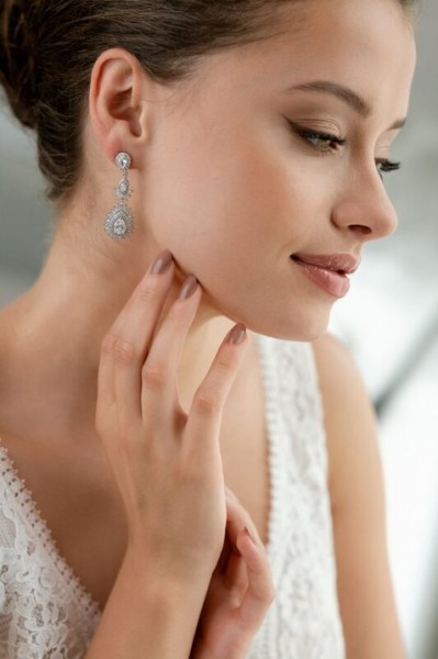 Orecchini sposa 2022 decorati con cristalli ER4155