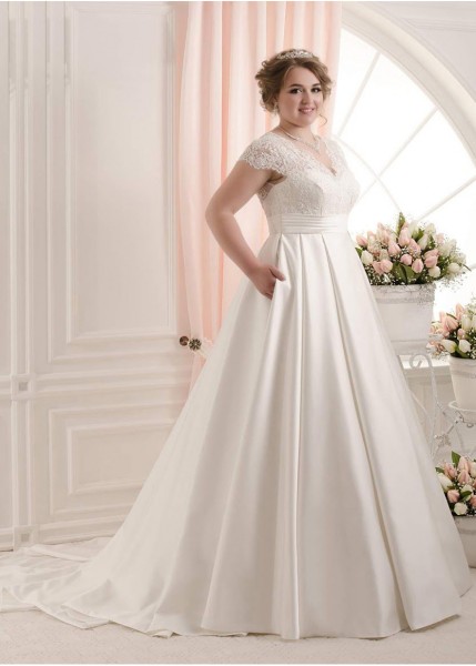 Lianne  – abiti da sposa curvy realizzati su misura