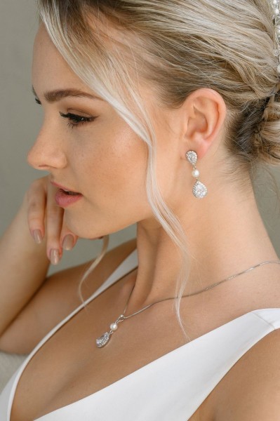 Set gioielli collana orecchini sposa collezione 2023 di alta qualità
