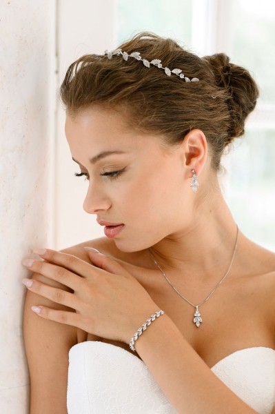 Set gioielli sposa collana orecchini e bracciale abbinati collezione 2023