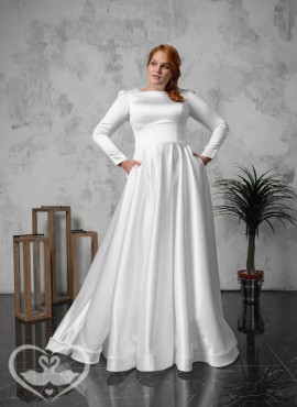 Aprilia – abiti da sposa curvy realizzati su misura