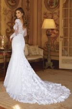 abito da sposa a sirena strascico lungo