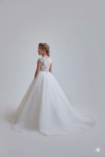 Dettaglio schiena effetto tattoo con bottoncini abito cerimonia bambina bianco