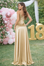 abito lungo elegante oro vista posteriore con caduta fluida