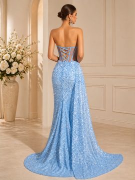 Abito lungo celeste elegante con spacco e paillettes