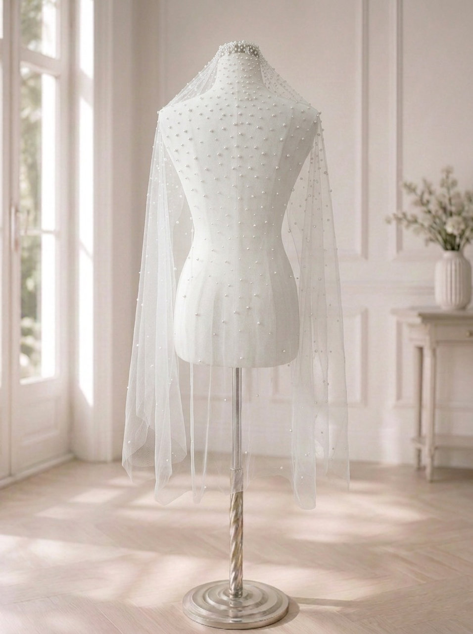 velo-sposa-corto-perle-cucite-gw-vl013.jpg Velo da sposa corto in tulle avorio con perle cucite