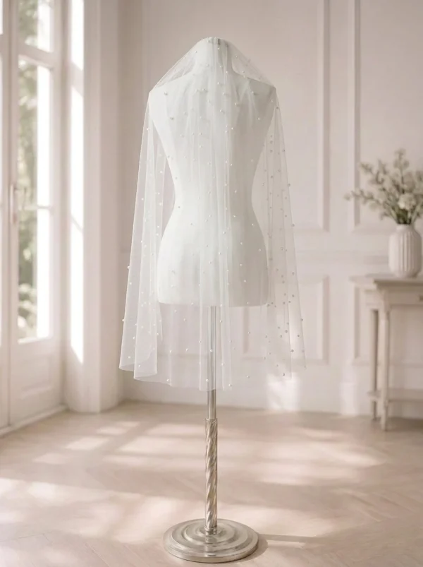Velo da sposa corto con perle avorio in tulle GW-VL016